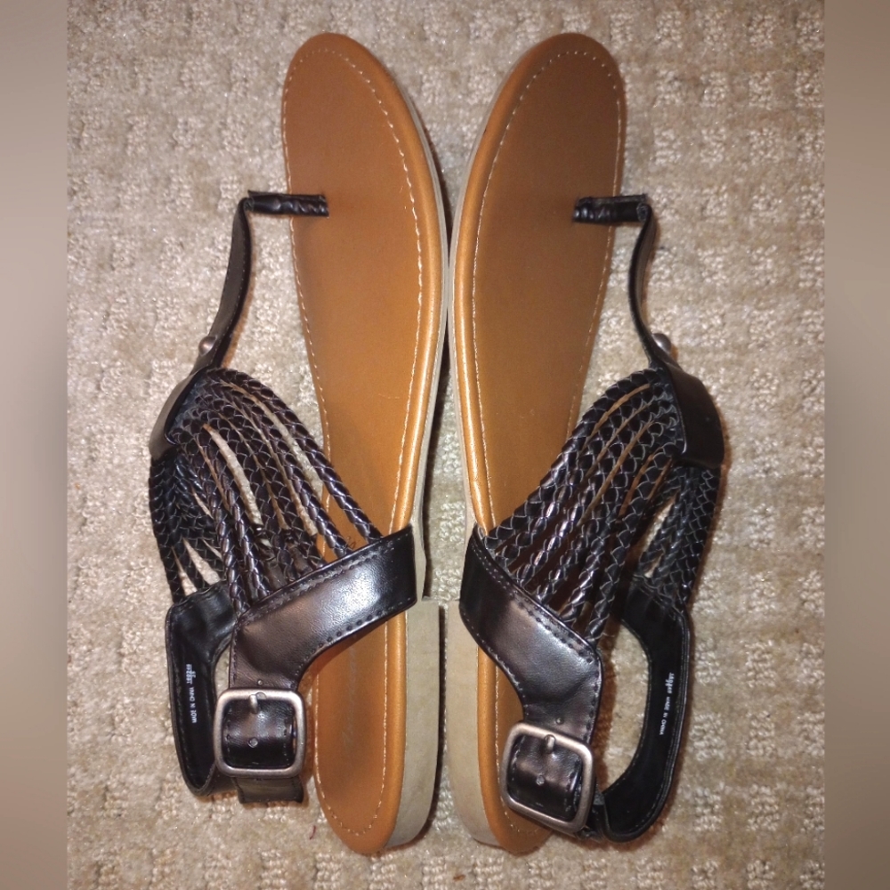 American Eagle Thong Sandals